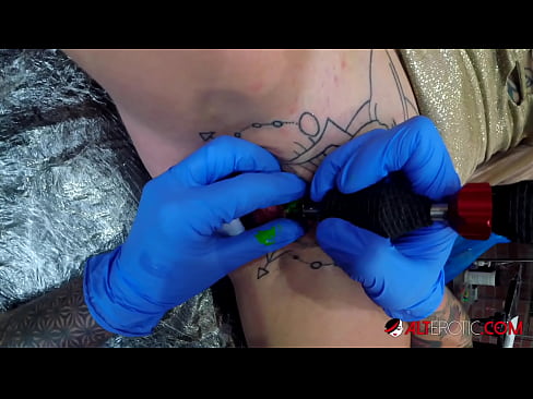 ❤️ Sully Savage oo aad u tattooed ayaa Kintirkeeda ku sawirtay tattoo ️❌ Muqaal dabada %so.sexeey.ru ❌️